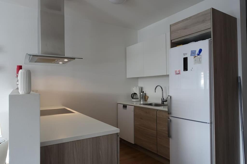 Beautiful Flat In Downtown Reykjavik With A Veiw Apartment Exterior photo